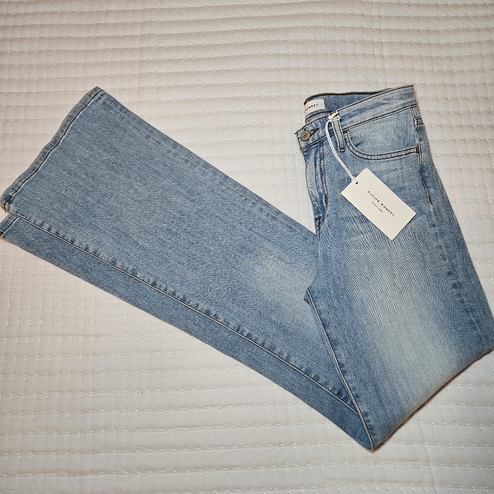 Flying Monkey high rise flare light wash size 26